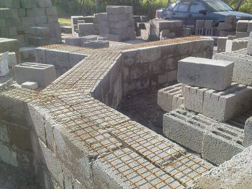 Дом из керамзитобетонных блоков: от преимуществ до особенностей строительства